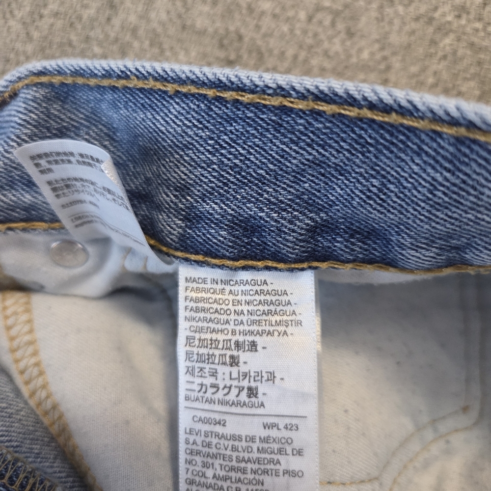 Levi's 505 Men's Cotton Jeans - Light Stonewash 38 X 30 Relaxed Straight - Picture 7 of 15